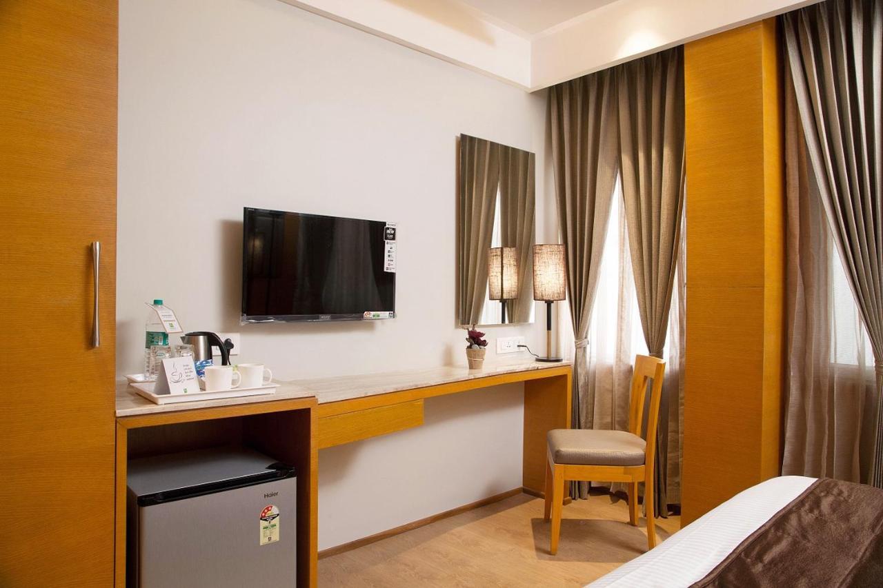 Sri Aadhish Grand Hotel Arantangi ภายนอก รูปภาพ