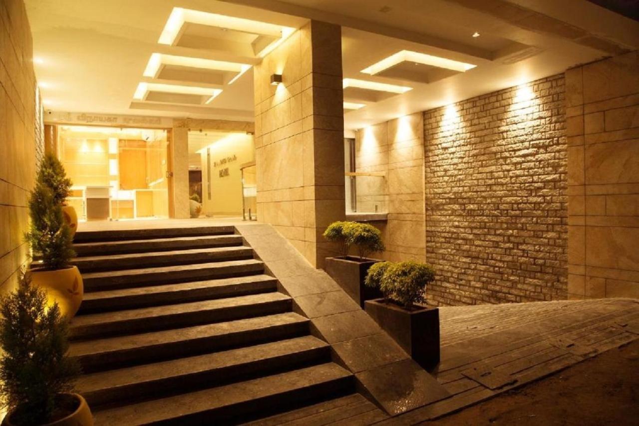 Sri Aadhish Grand Hotel Arantangi ภายนอก รูปภาพ